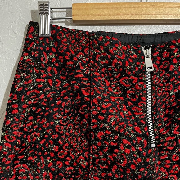 NWT Zara High Rise Tweed Shorts Red Black M - Picture 3 of 9